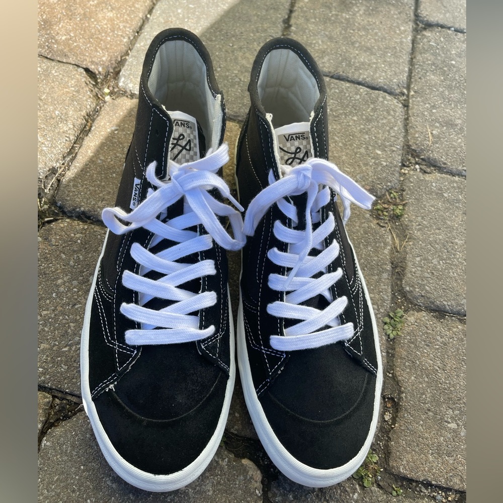 Vans - Picture 4 of 9